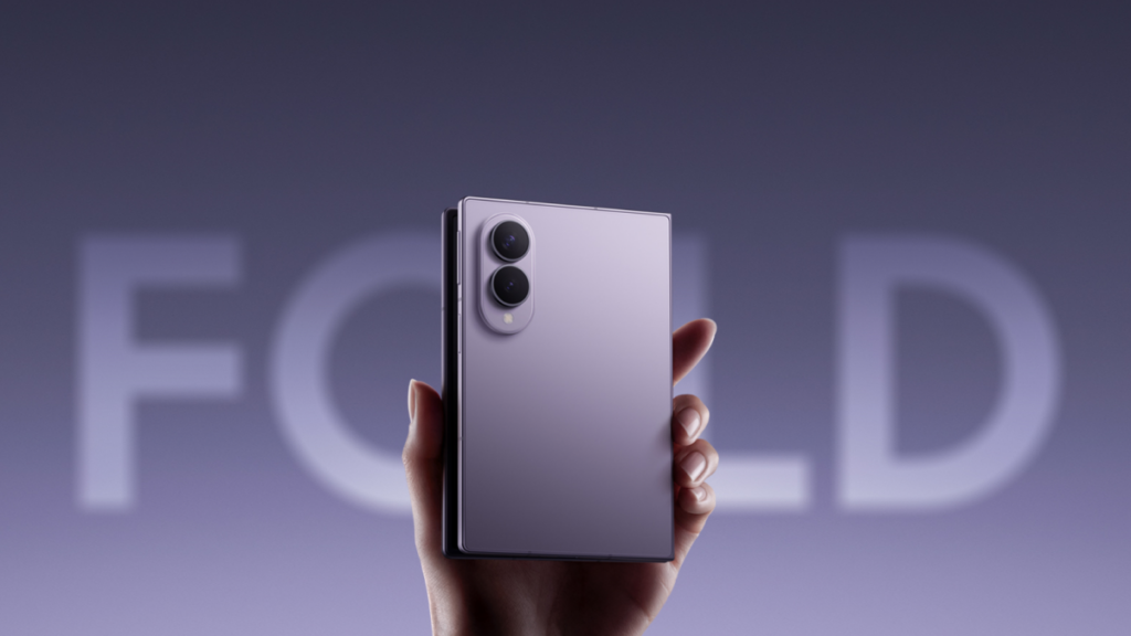 Samsung Galaxy Z Fold8 в раскрытом и сложенном состоянии